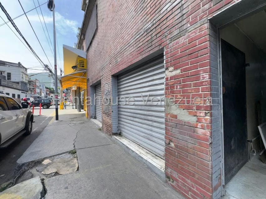 Comercial (Local Comercial) en Alquiler en Catia, Distrito Metropolitano - 17