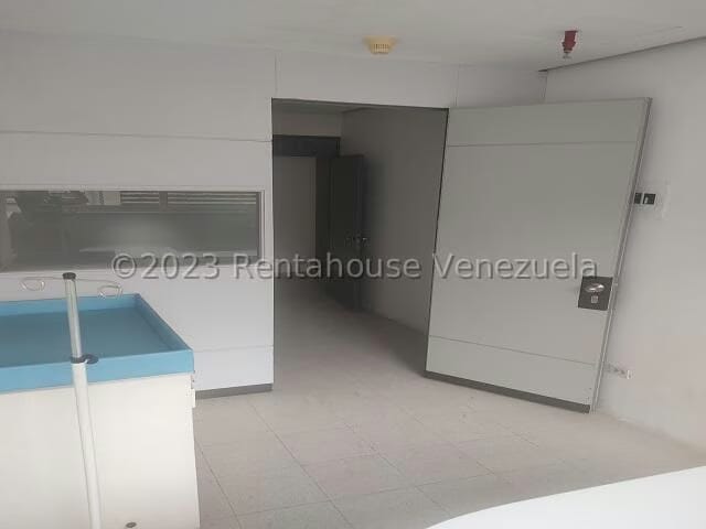 Comercial (Industrial) en Venta en Cementerio, Distrito Metropolitano - 8