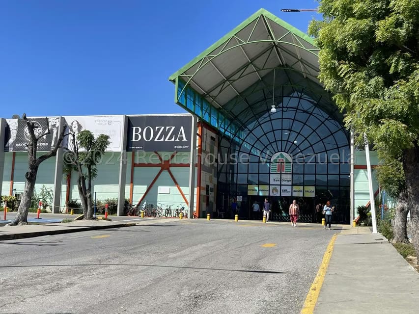Comercial (Local Comercial) en Alquiler en La Esmeralda, Carabobo - 8