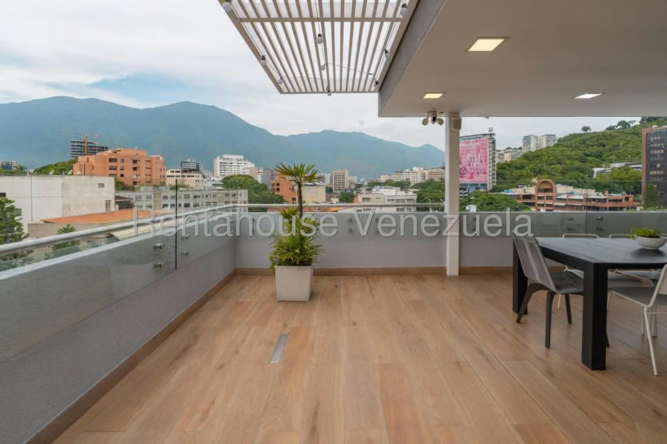Apartamento (Penthouse) en Venta en Los Naranjos de Las Mercedes, Distrito Metropolitano - 4