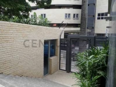 Excelente dúplex a estrenar pisos de mármol edificio con hermosas áreas - 2