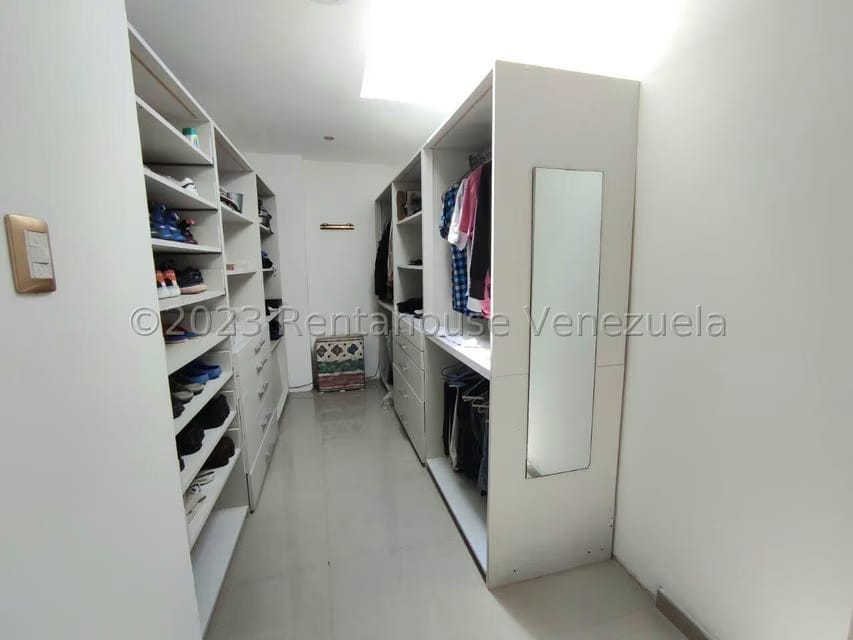 Casa (Multipes Niveles) en Venta en Los Guayabitos, Distrito Metropolitano - 18