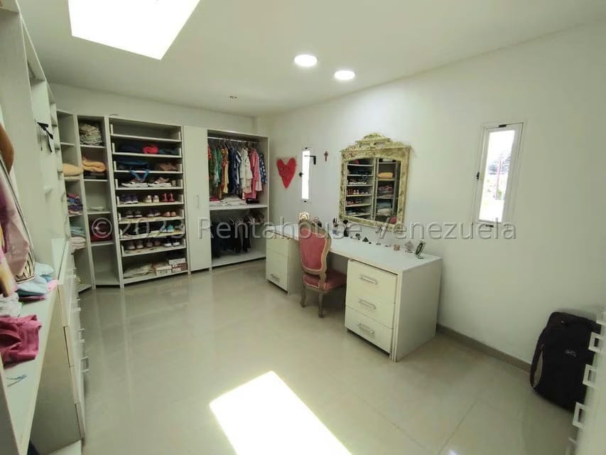 Casa (Multipes Niveles) en Venta en Los Guayabitos, Distrito Metropolitano - 19