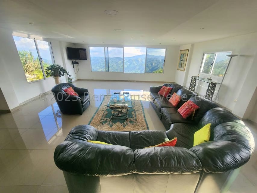 Casa (Multipes Niveles) en Venta en Los Guayabitos, Distrito Metropolitano - 3