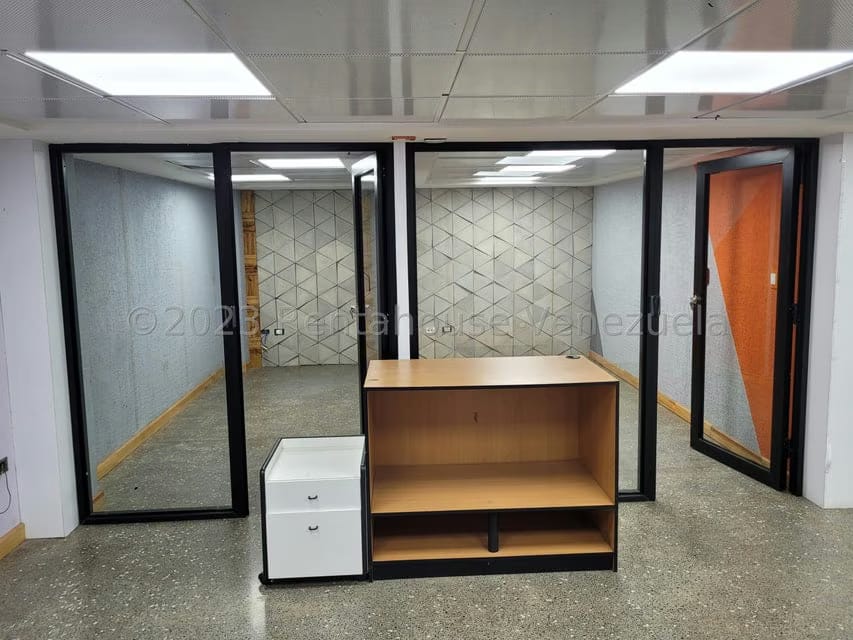 Comercial (Oficina) en Alquiler en La Yaguara, Distrito Metropolitano - 14