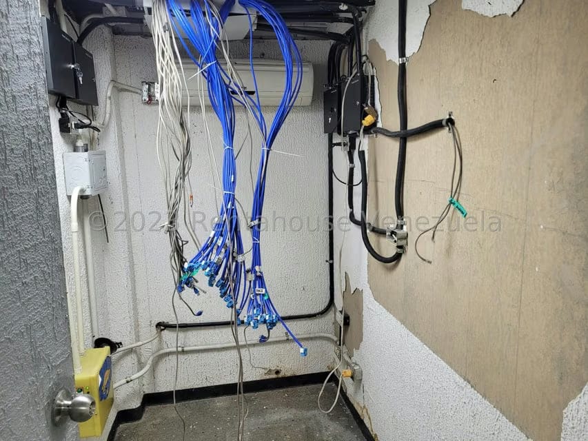 Comercial (Oficina) en Alquiler en La Yaguara, Distrito Metropolitano - 23