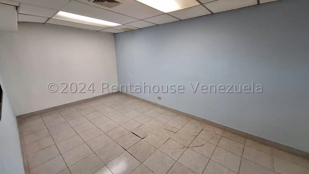 Comercial (Local Comercial) en Alquiler en La Urbina, Distrito Metropolitano - 18