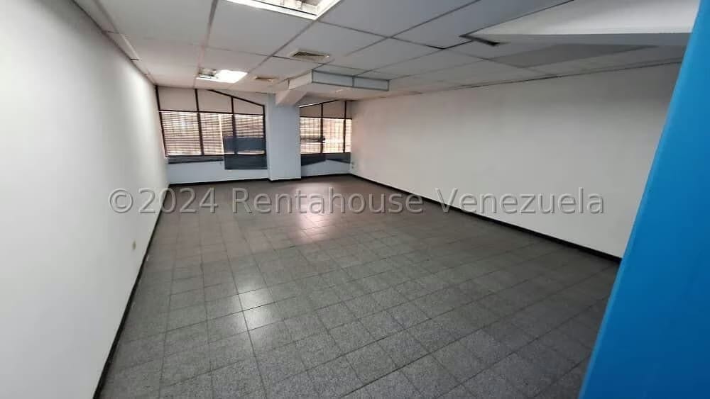 Comercial (Local Comercial) en Alquiler en La Urbina, Distrito Metropolitano - 20