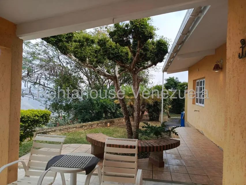 Casa (1 Nivel) en Venta en Parque Caiza, Distrito Metropolitano - 2