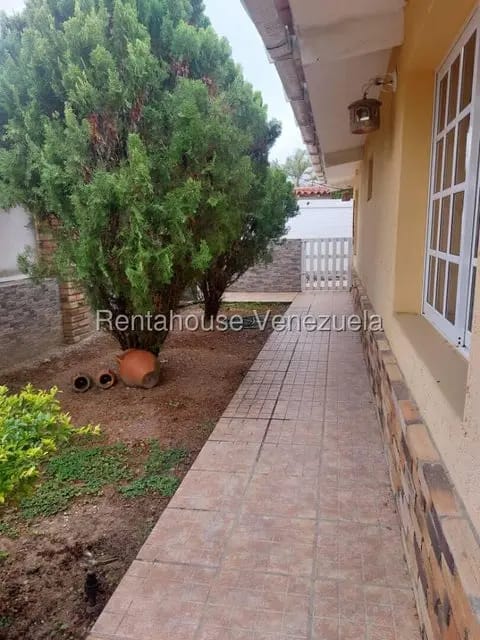 Casa (1 Nivel) en Venta en Parque Caiza, Distrito Metropolitano - 13