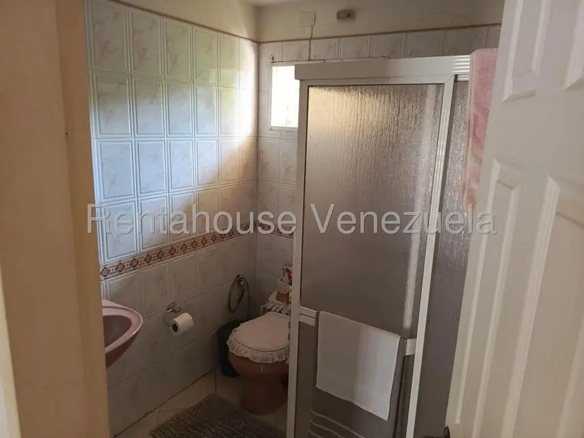 Casa (1 Nivel) en Venta en Parque Caiza, Distrito Metropolitano - 7