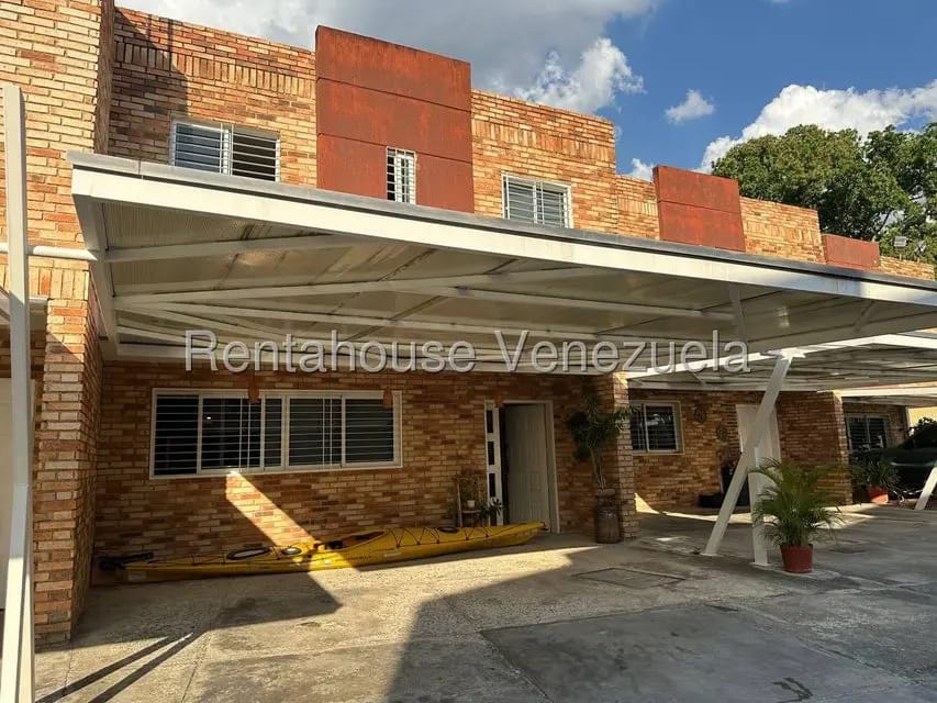 Townhouse (Duplex) en Venta en Las Delicias, Aragua