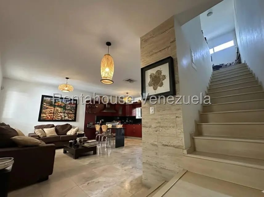 Townhouse (Duplex) en Venta en Las Delicias, Aragua - 2