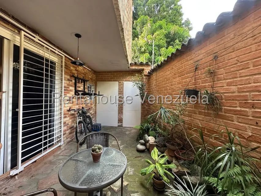 Townhouse (Duplex) en Venta en Las Delicias, Aragua - 18