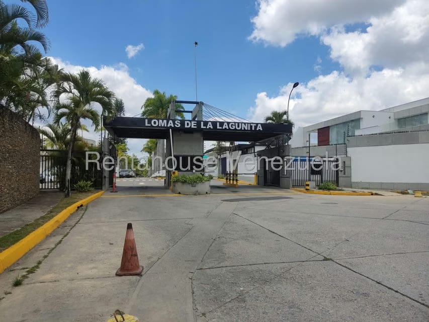 Terreno (Residencial) en Venta en Lomas de La Lagunita, Distrito Metropolitano - 12