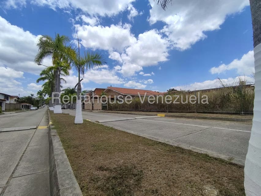 Terreno (Residencial) en Venta en Lomas de La Lagunita, Distrito Metropolitano - 9