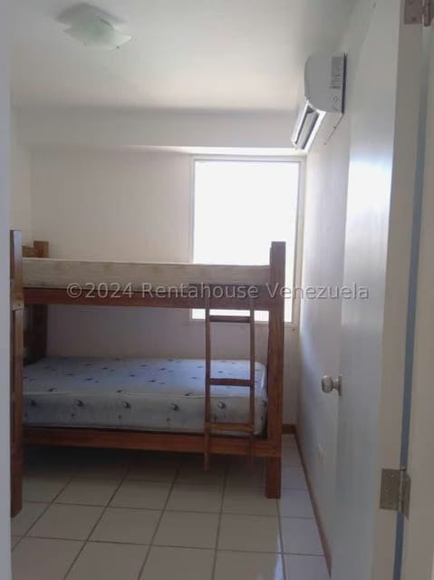 Apartamento (1 Nivel) en Venta en Agua Sal, Miranda - 14