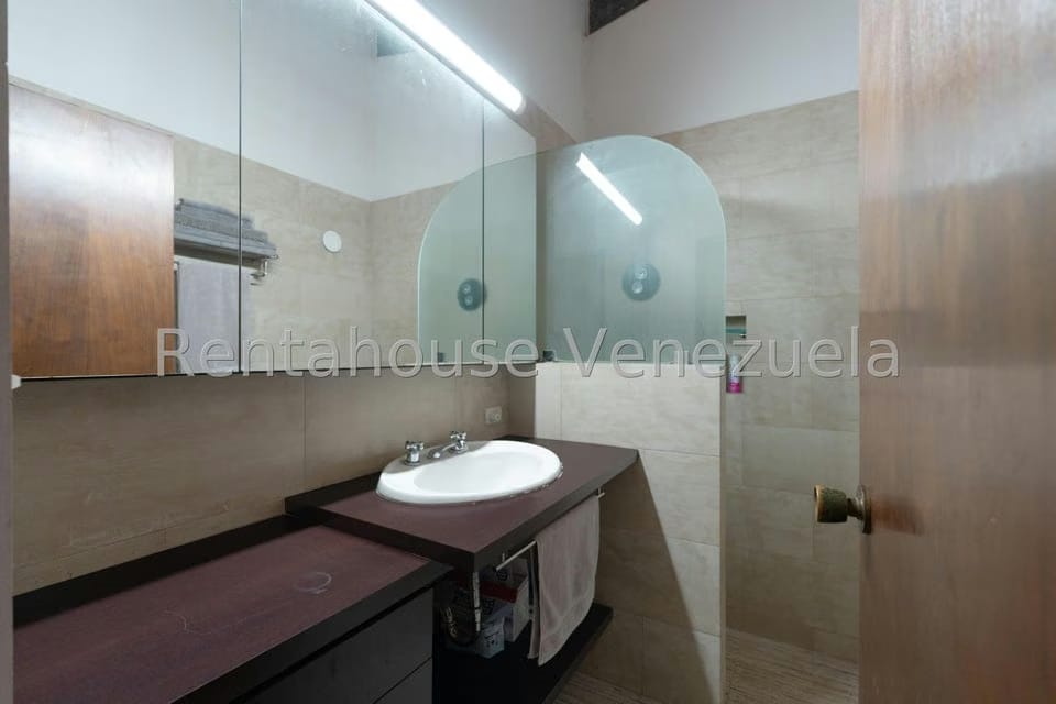Casa (1 Nivel) en Venta en Los Campitos, Distrito Metropolitano - 48