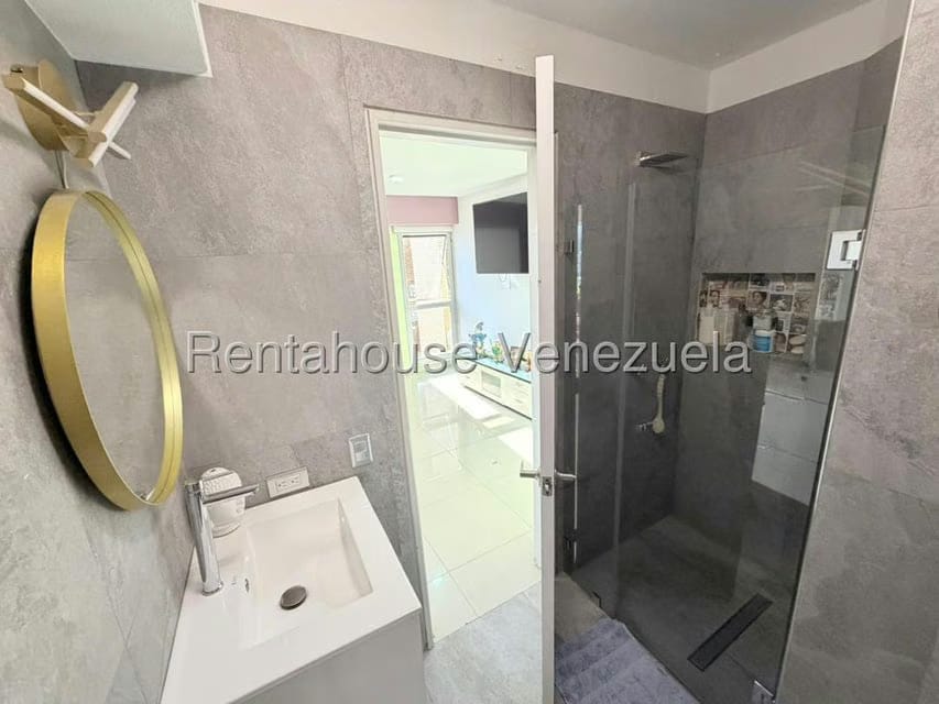 Apartamento (1 Nivel) en Venta en Mariperez, Distrito Metropolitano - 11