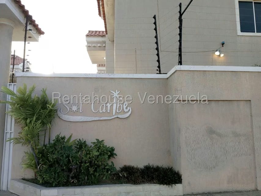 Townhouse (1 Nivel) en Venta en Avenida Milagro Norte, Zulia - 24
