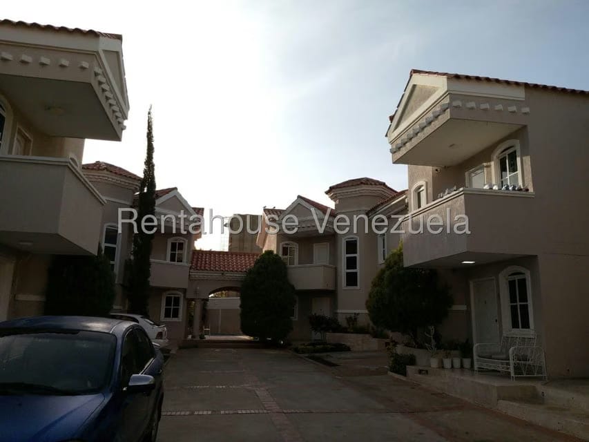 Townhouse (1 Nivel) en Venta en Avenida Milagro Norte, Zulia - 35