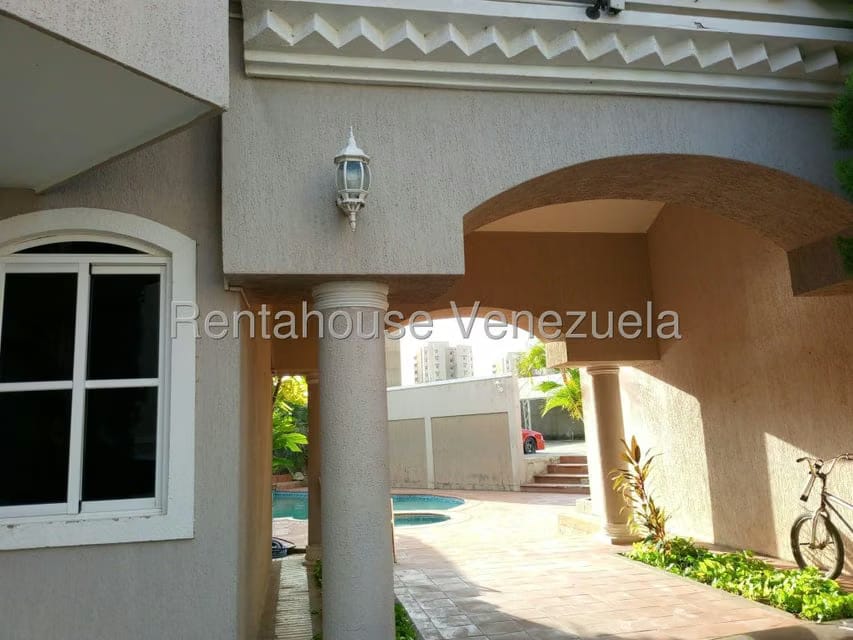 Townhouse (1 Nivel) en Venta en Avenida Milagro Norte, Zulia - 42