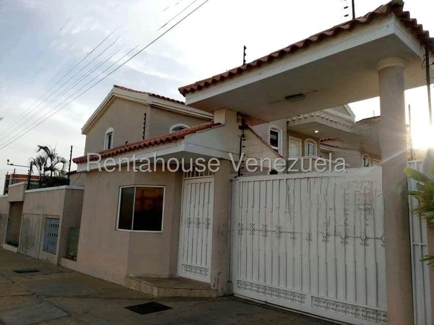Townhouse (1 Nivel) en Venta en Avenida Milagro Norte, Zulia - 43