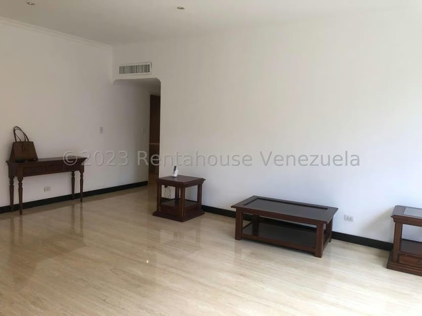 Apartamento (1 Nivel) en Venta en La Lagunita Country Club, Distrito Metropolitano - 3