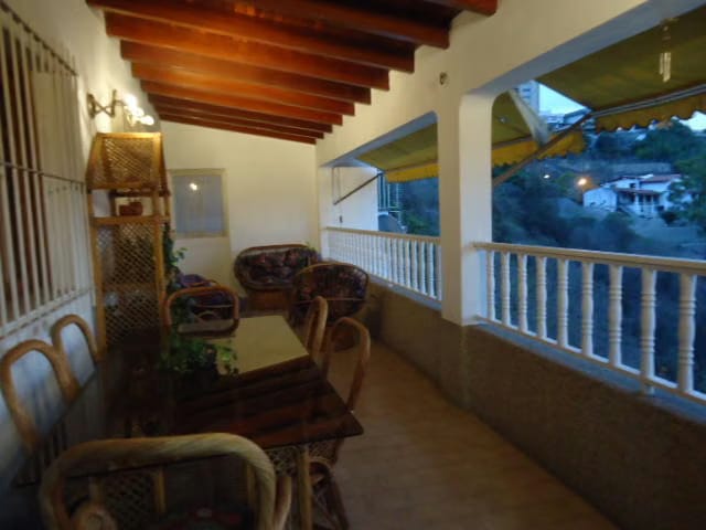 Casa (Multipes Niveles) en Venta en Colinas de Santa Monica, Distrito Metropolitano - 14