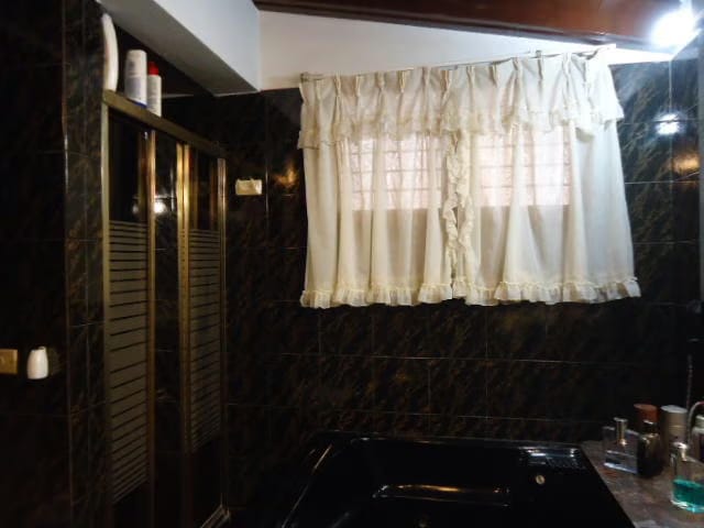 Casa (Multipes Niveles) en Venta en Colinas de Santa Monica, Distrito Metropolitano - 33
