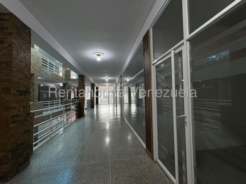 Comercial (Local Comercial) en Alquiler en Parroquia Juan de Villegas, Lara - 11