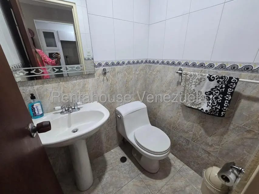 Casa (Multipes Niveles) en Venta en Los Naranjos del Cafetal, Distrito Metropolitano - 13