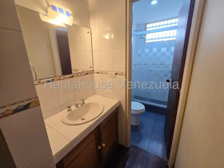 Casa (Multipes Niveles) en Venta en Los Naranjos del Cafetal, Distrito Metropolitano - 19