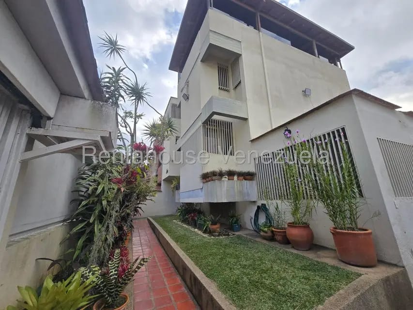 Casa (Multipes Niveles) en Venta en Los Naranjos del Cafetal, Distrito Metropolitano - 3