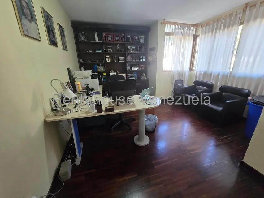 Casa (Multipes Niveles) en Venta en Los Naranjos del Cafetal, Distrito Metropolitano - 9