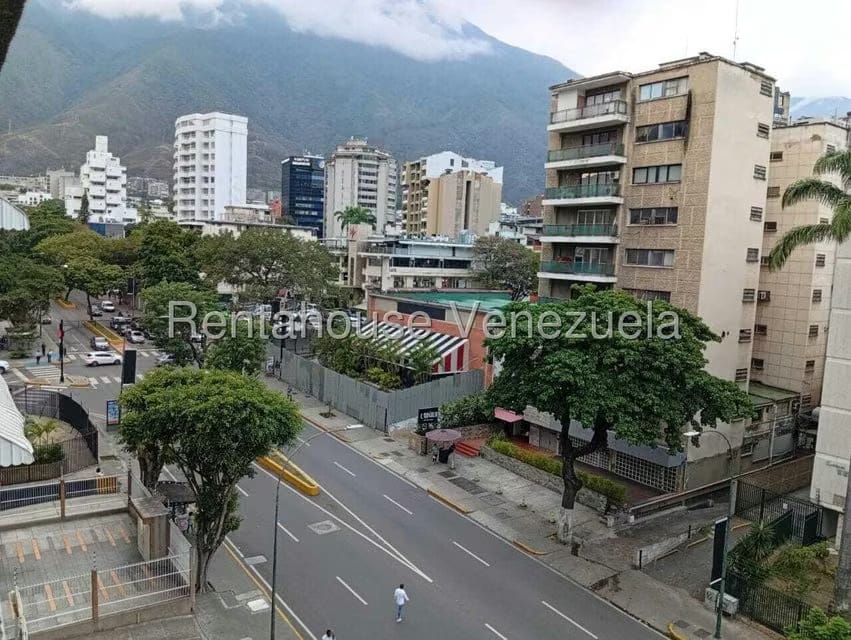 Apartamento (1 Nivel) en Alquiler en Altamira, Distrito Metropolitano - 13