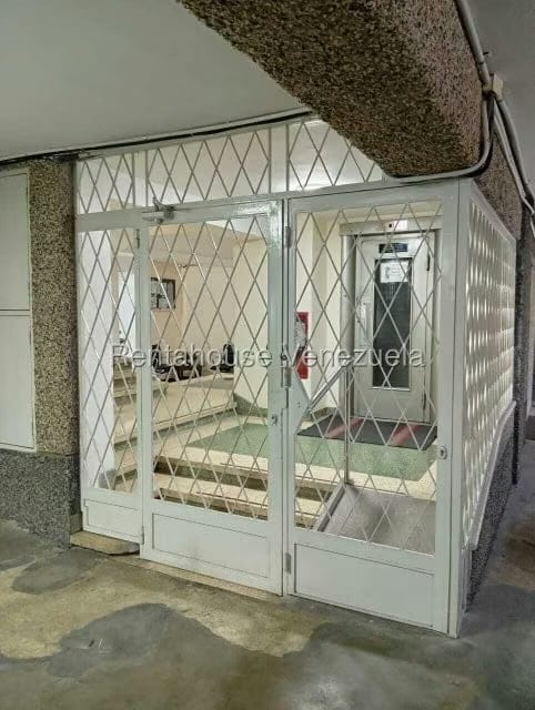 Apartamento (1 Nivel) en Alquiler en Altamira, Distrito Metropolitano - 40