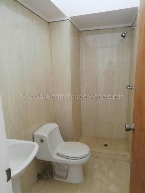 Apartamento (Duplex) en Venta en El Cigarral, Distrito Metropolitano - 12