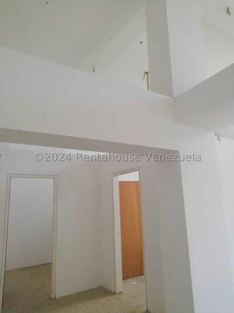 Apartamento (Duplex) en Venta en El Cigarral, Distrito Metropolitano - 13