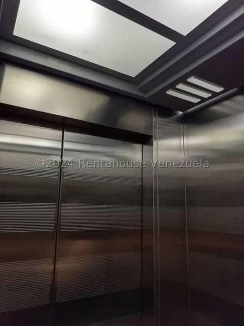 Apartamento (Duplex) en Venta en El Cigarral, Distrito Metropolitano - 7
