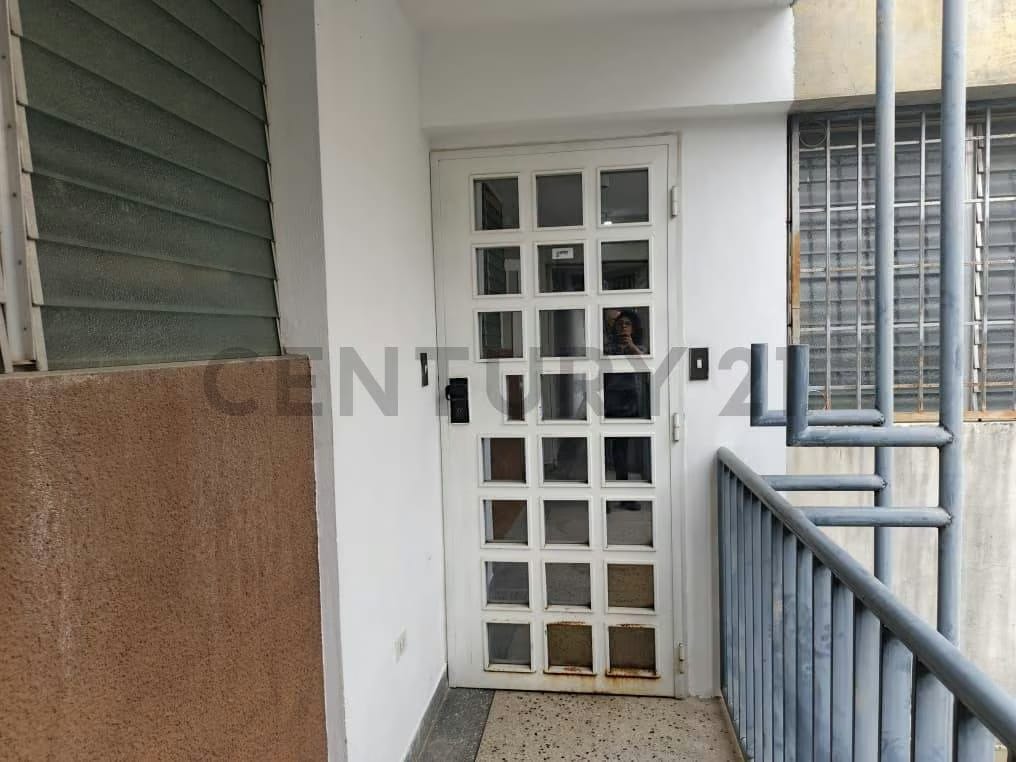 Apartamento en Venta en el Edificio Cristina Avenida Táchira - 3