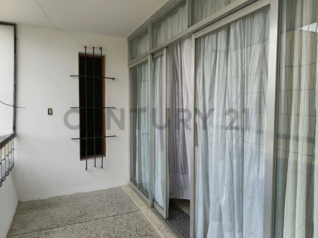 Apartamento en Venta en el Edificio Cristina Avenida Táchira - 5