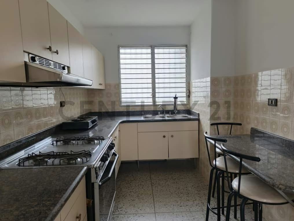 Apartamento en Venta en el Edificio Cristina Avenida Táchira - 6
