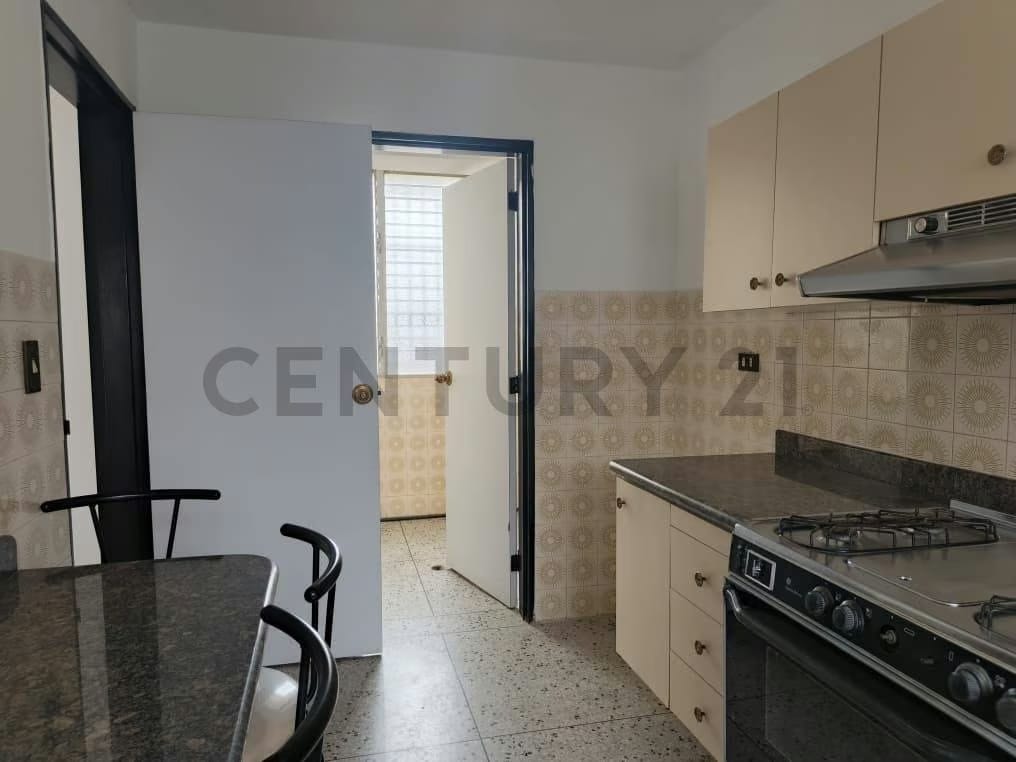 Apartamento en Venta en el Edificio Cristina Avenida Táchira - 7