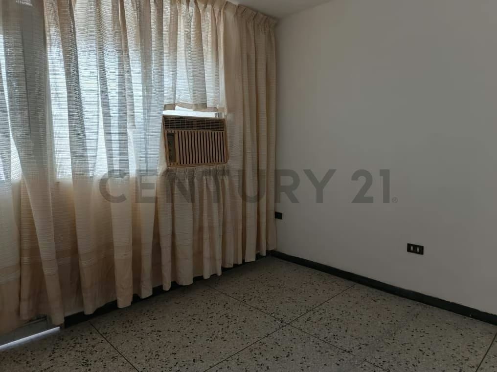 Apartamento en Venta en el Edificio Cristina Avenida Táchira - 8