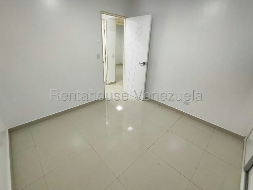 Apartamento (1 Nivel) en Alquiler en La Rosaleda, Miranda - 10