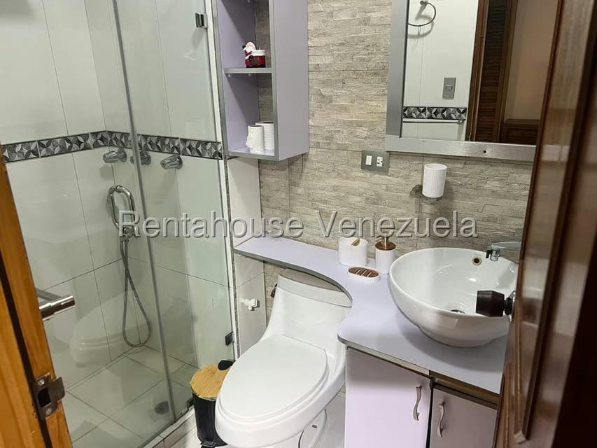 Apartamento (1 Nivel) en Alquiler en La Trinidad, Distrito Metropolitano - 12