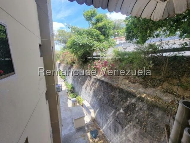 Apartamento (1 Nivel) en Alquiler en La Trinidad, Distrito Metropolitano - 18