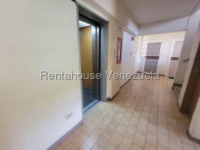 Apartamento (1 Nivel) en Alquiler en La Trinidad, Distrito Metropolitano - 20