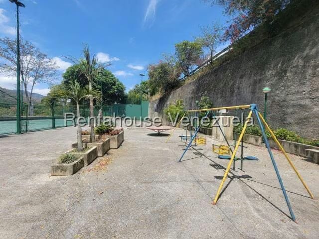 Apartamento (1 Nivel) en Alquiler en La Trinidad, Distrito Metropolitano - 25